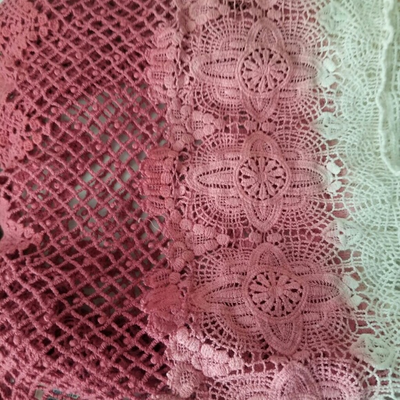 American Eagle Crochet DipDye/2-tone top SizeSmall - Picture 6 of 8